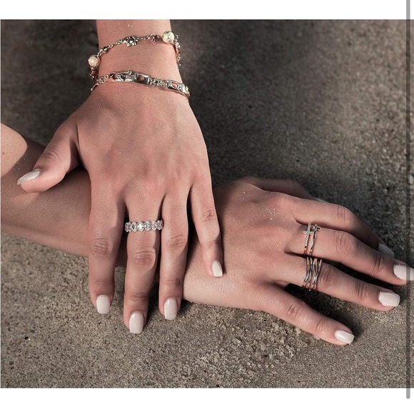 18K Gold Plated Statement Ring Elegant Gold-Tone Women's Ring - Picture 4 of 7